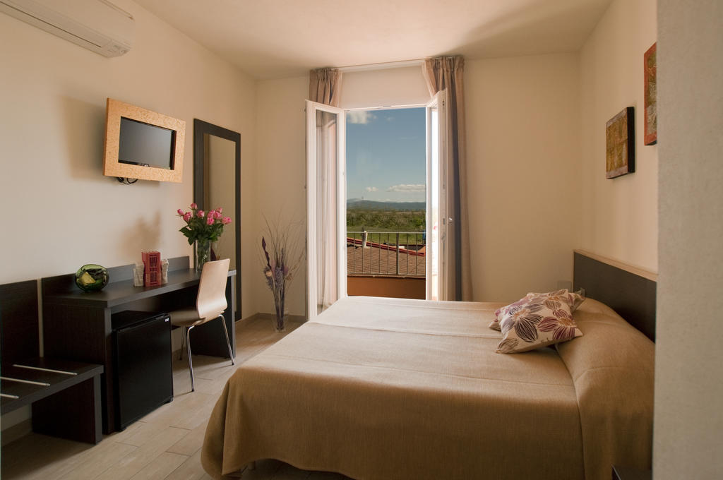 Il Puntone Vecchio Hotel ปุนโตเน ดิ สการ์ลีโน ภายนอก รูปภาพ